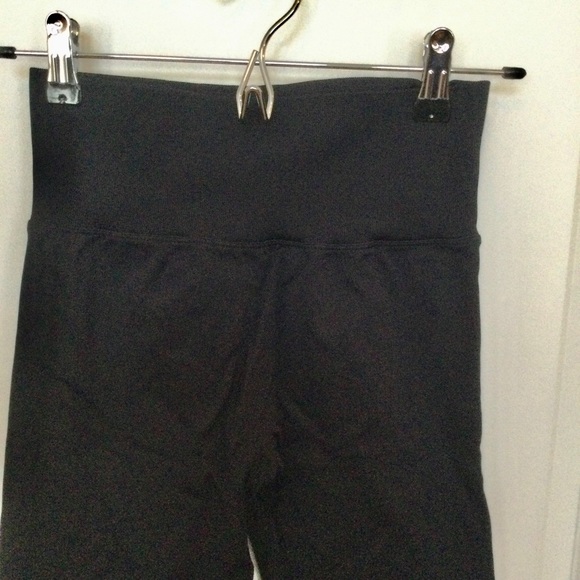 Black scrunch butt legging - Picture 3 of 4